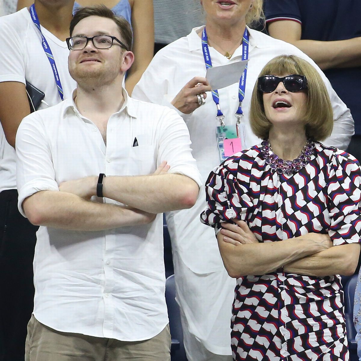 Anna Wintour: Thét ra lửa ở nơi làm việc, cầm trịch làng thời trang, nhưng cũng là mẹ hiền được các con hết mực thương yêu - Ảnh 15.