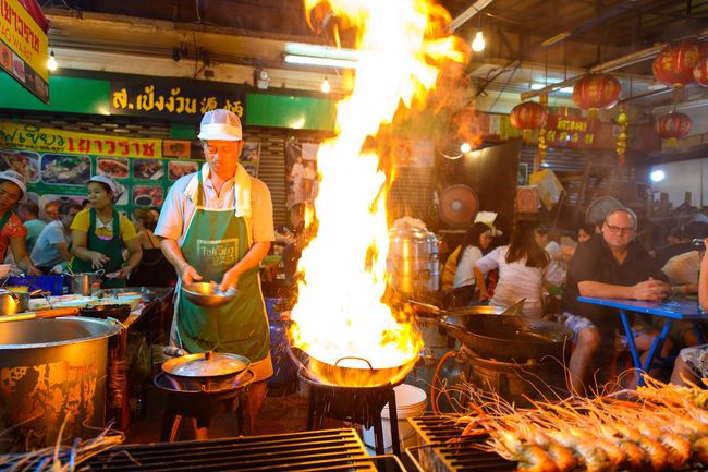 Chuyển từ Mỹ sang Thái Lan, người đàn ông một bước thành thượng lưu: Sống ở đây sướng hơn nhiều! - Ảnh 7.