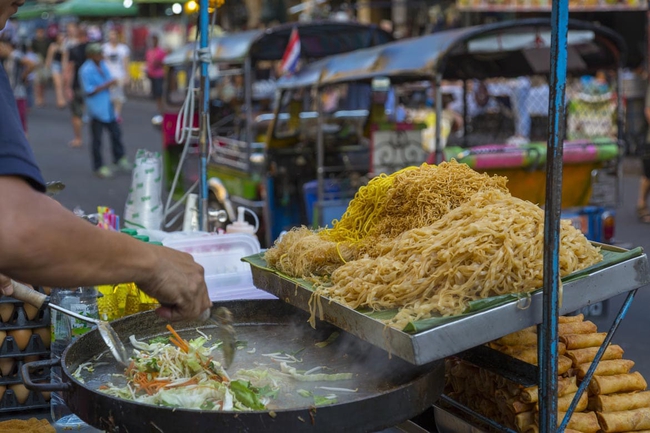 Chuyển từ Mỹ sang Thái Lan, người đàn ông một bước thành thượng lưu: Sống ở đây sướng hơn nhiều! - Ảnh 8.