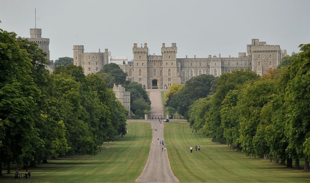 Những ngôi nhà gắn với cuộc đời Nữ hoàng Elizabeth II: Nơi sinh ra không phải là cung điện - Ảnh 9.