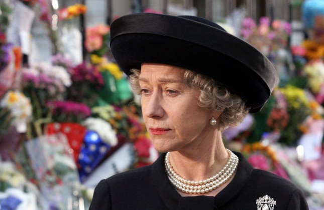 Phim đáng xem về Nữ hoàng Anh: The Crown không thể vượt qua tác phẩm đoạt giải Oscar này - Ảnh 1.