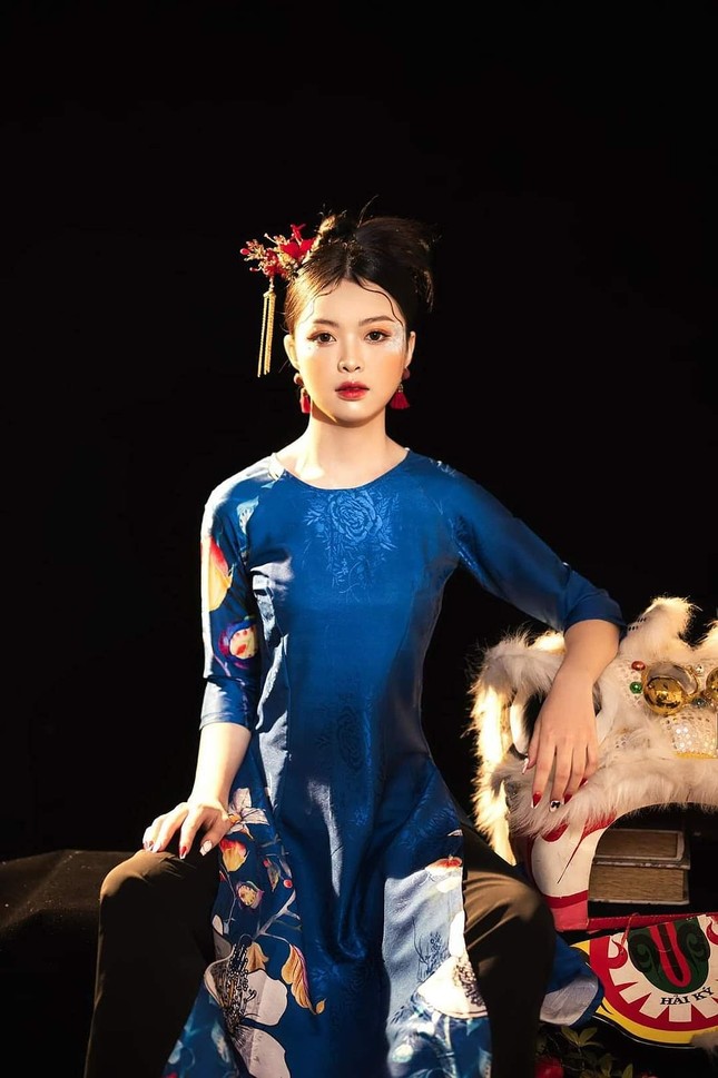 Nữ sinh 2K2 tôn vinh nét đẹp truyền thống trong bộ ảnh đón Tết Trung thu - Ảnh 2.