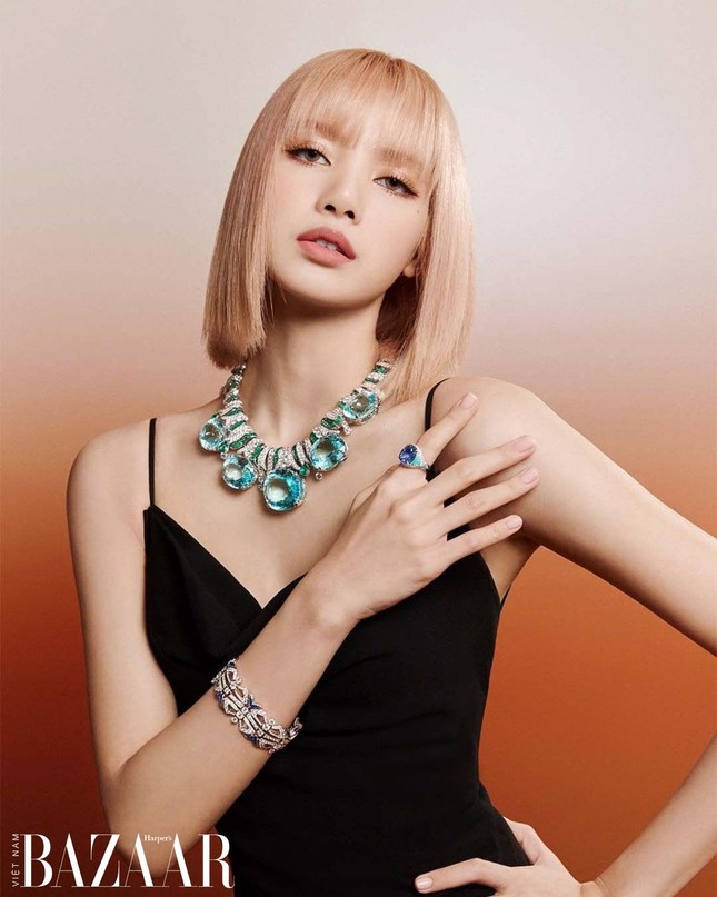 Lisa (BLACKPINK) xuất hiện trong phim tài liệu của BVLGARI: Đại sứ toàn cầu sao có thể vắng mặt - Ảnh 4.