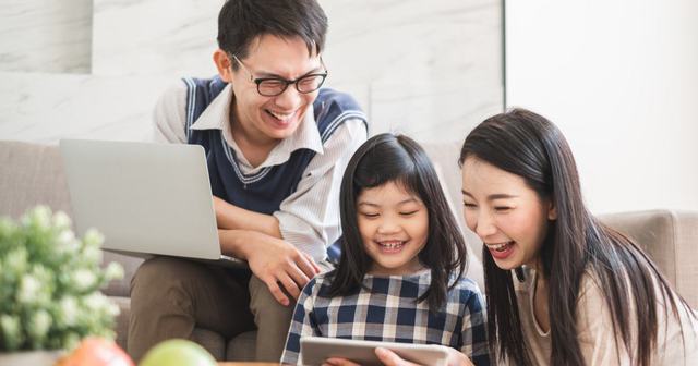 3 h&agrave;nh động cha mẹ cần đặc biệt tr&aacute;nh xa nếu muốn con lớn l&ecirc;n hạnh ph&uacute;c - Ảnh 3.