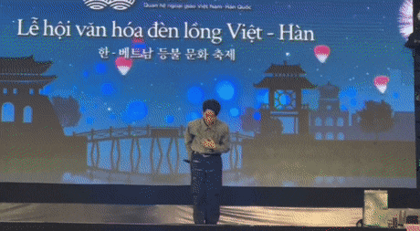 Hyolyn (Sistar) gây bão với loạt hit quen thuộc, Hoàng Thùy Linh và Đức Phúc diễn cực sung ở lễ hội âm nhạc Việt - Hàn - Ảnh 10.