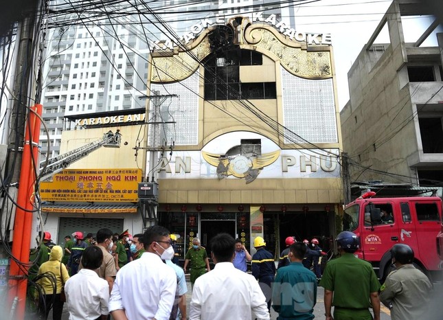 Vụ cháy quán karaoke làm 32 người chết: Cơ quan điều tra Bộ Công an vào cuộc - Ảnh 1.