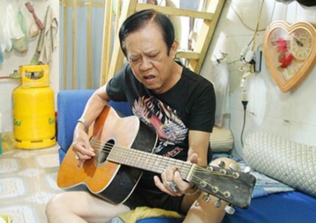 Vua nhạc sến Vinh Sử 3 lần tự x&acirc;y mộ cho m&igrave;nh - Ảnh 2.