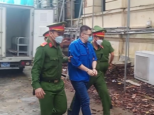 CLIP: Dẫn giải Hacker Nhâm Hoàng Khang ra tòa - Ảnh 4.