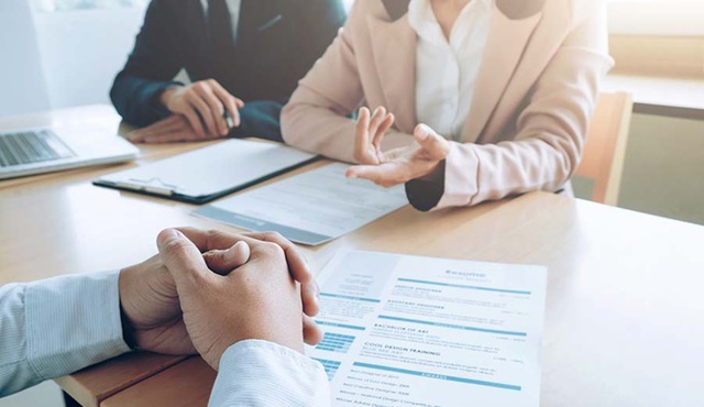 6 triệu tin tuyển dụng yêu cầu ứng viên sở hữu kỹ năng giao tiếp: Phải mô tả trong CV ra sao để trúng tuyển ngay? - Ảnh 1. 6 triệu tin tuyển dụng yêu cầu ứng viên sở hữu kỹ năng giao tiếp: Phải mô tả trong CV ra sao để trúng tuyển ngay? - Ảnh 1.
