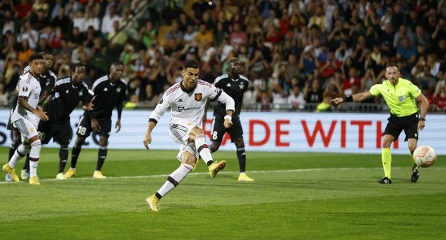 Ronaldo chấm dứt cơn khát ghi bàn, MU dứt cơn khát thắng tại Europa League - Ảnh 2.