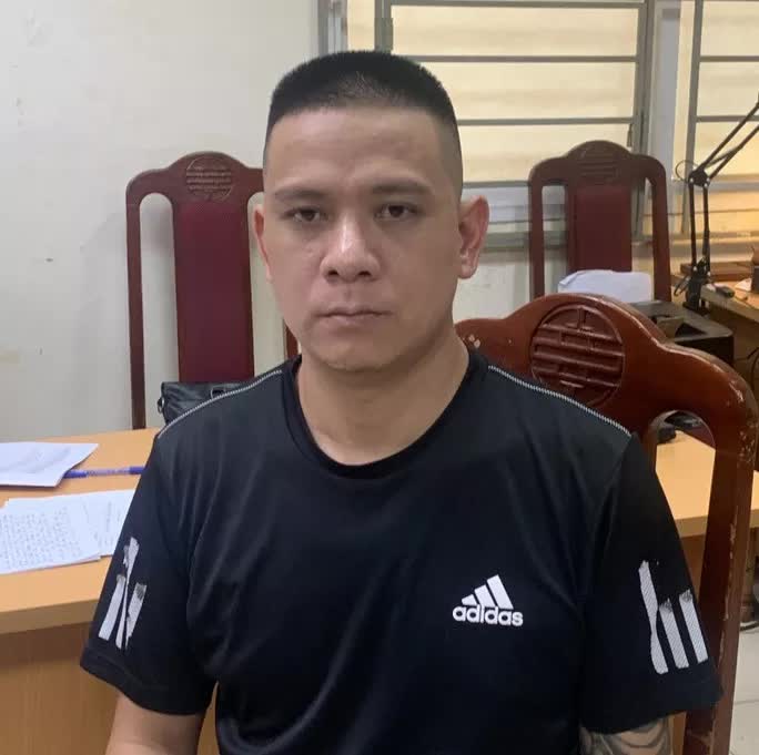 The fatal stabbing on the street: What is the responsibility of the taxi driver who stopped the motorbike carrying the couple? - Photo 1. The fatal stabbing on the street: What is the responsibility of the taxi driver who stopped the motorbike carrying the couple? - Photo 1.