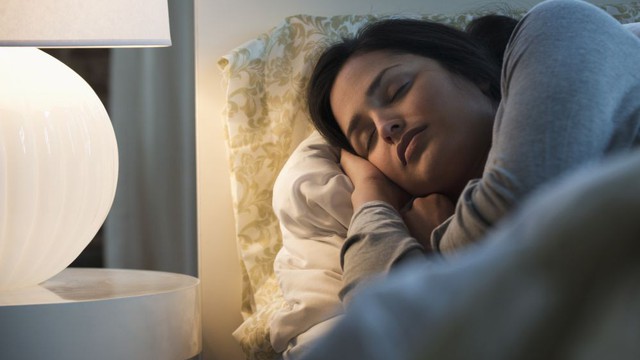 8 thói quen xấu trước khi ngủ khiến bạn giảm cả chục năm tuổi thọ - Ảnh 4.