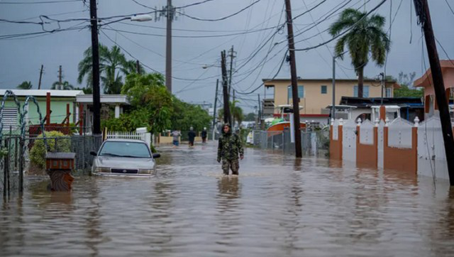 Bão Fiona hướng đến Bermuda, số người tử vong do bão ở Puerto Rico tăng lên 8 - Ảnh 2.