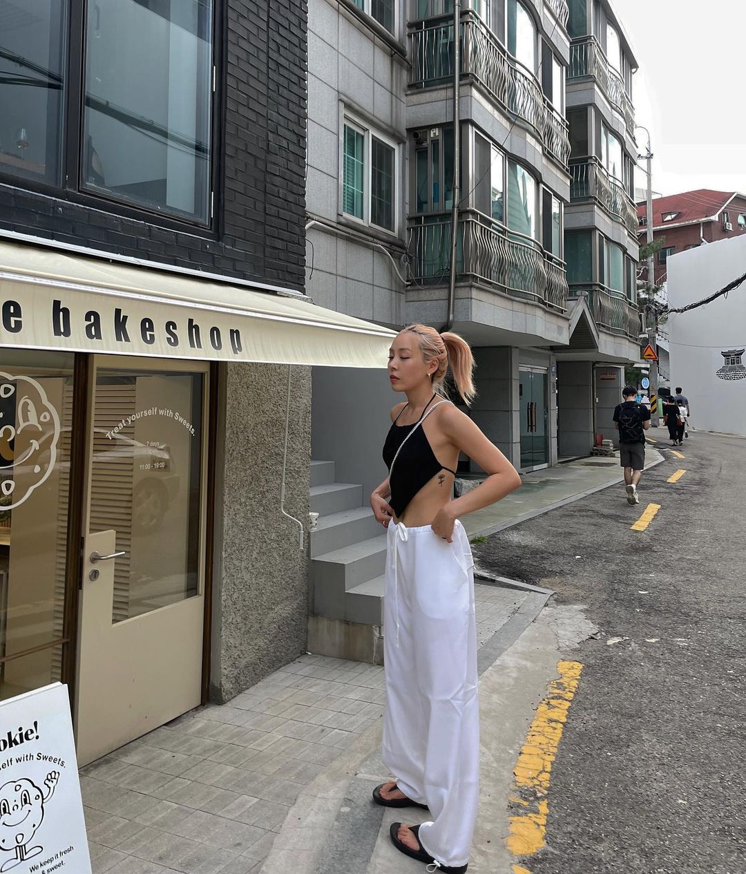 Gợi ý outfit xuống phố cuối tuần từ các cô nàng Hàn Quốc - Ảnh 7.