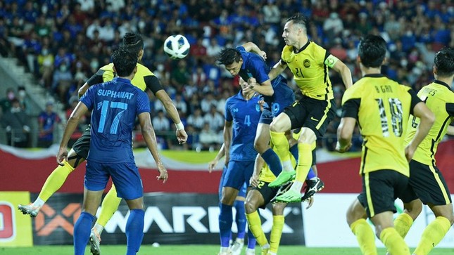 Các cầu thủ Malaysia được báo chí nước nhà tôn vinh là anh hùng dân tộc - Ảnh 2.