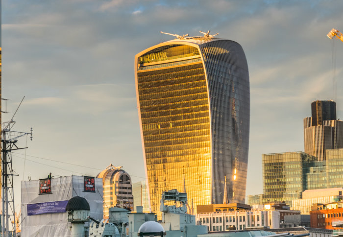 The most hated building in the world because of its ability to deform surrounding houses and vehicles - Photo 2. The most hated building in the world because of its ability to deform surrounding houses and vehicles - Photo 2.