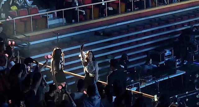 Cô gái Việt sống ở Hàn Quốc: Cùng Red Velvet đi làm, được cả BLACKPINK vẫy tay chào - Ảnh 5. Cô gái Việt sống ở Hàn Quốc: Cùng Red Velvet đi làm, được cả BLACKPINK vẫy tay chào - Ảnh 5.