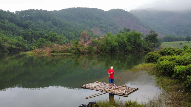 Chàng trai bỏ phố về giữa rừng dựng nhà tre để ở: Cô đơn nhưng yên bình, nuôi mơ ước lớn - Ảnh 3.