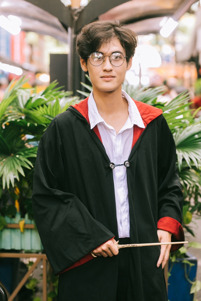 Ngày hội Harry Potter tại TP.HCM: Đông nghịt, ấn tượng với màn hoá trang thành phù thuỷ - Ảnh 10.