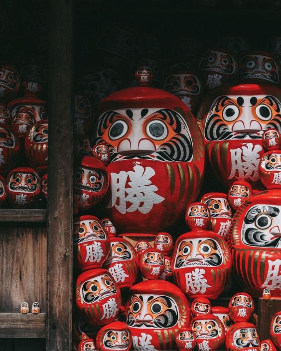 Những điều ít biết về Daruma - món quà cầu may siêu đáng yêu của người Nhật và thông điệp văn hóa sâu sắc - Ảnh 1.