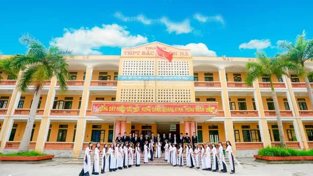 Những ngôi trường 4 nhà leo núi trận Chung kết Olympia 2022 theo học: Có cả trường không chuyên nhưng thành tích vẫn cực đỉnh! - Ảnh 2.
