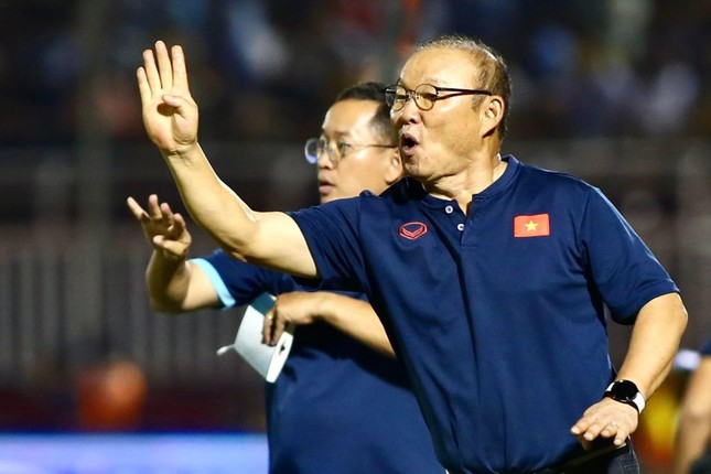 HLV Park Hang-seo: Không cầu thủ nào chắc suất dự AFF Cup 2022 - Ảnh 1.