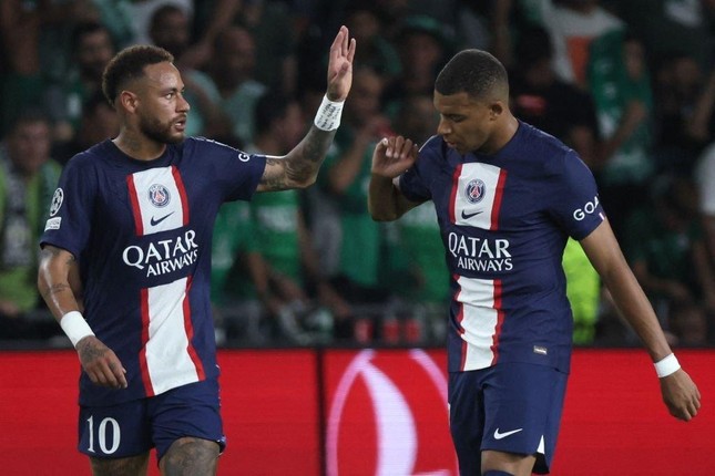 Bí mật PSG: Mbappe muốn tống khứ Neymar, Messi đứng ra hòa giải - Ảnh 1.