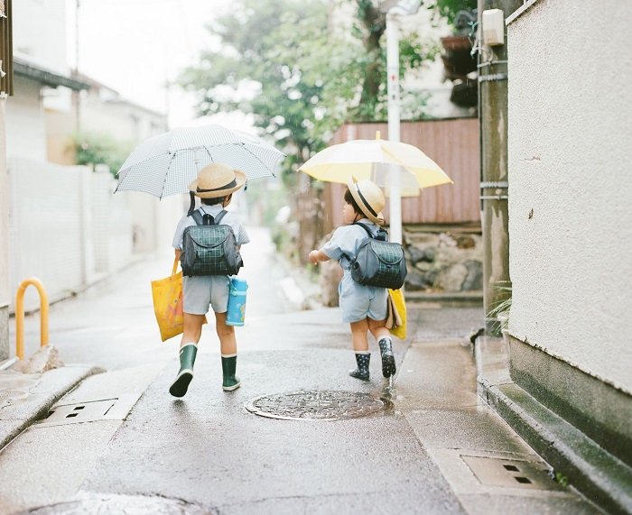 The reason Japanese people often let children walk to school by themselves instead of taking them - Photo 2. The reason Japanese people often let children walk to school by themselves instead of taking them - Photo 2.