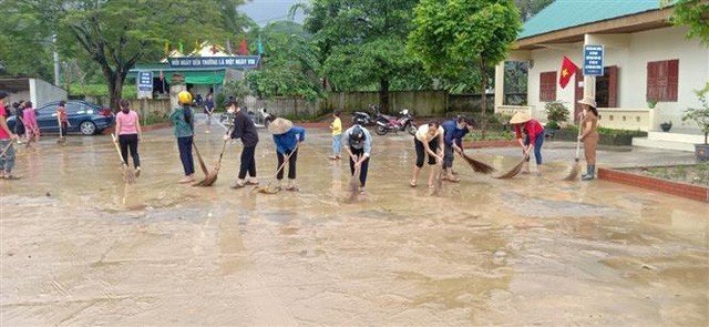 Nghệ An : Nhiều địa phương cho học sinh nghỉ học v&igrave; nước lũ d&acirc;ng cao - Ảnh 5.