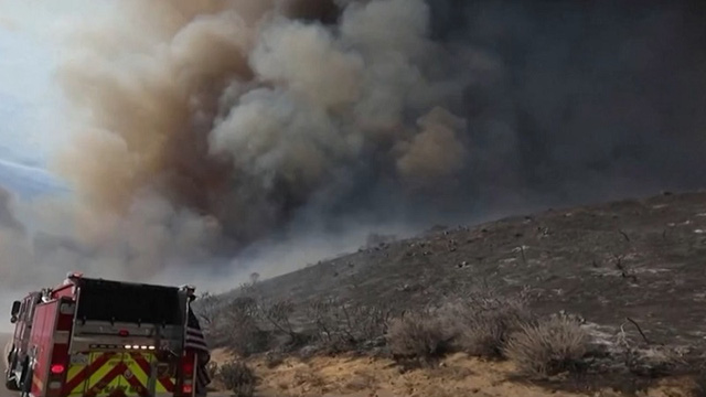Nắng nóng gây cháy rừng tại bang California, Mỹ - Ảnh 1.