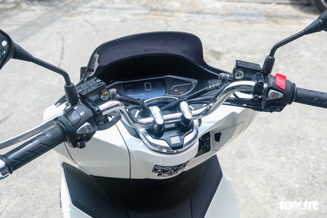 Honda PCX bản tiết kiệm xăng về Việt Nam: Gi&aacute; 99 triệu, của hiếm cho người đ&atilde; ch&aacute;n SH - Ảnh 9.