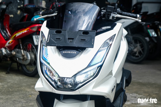 Honda PCX bản tiết kiệm xăng về Việt Nam: Gi&aacute; 99 triệu, của hiếm cho người đ&atilde; ch&aacute;n SH - Ảnh 5.