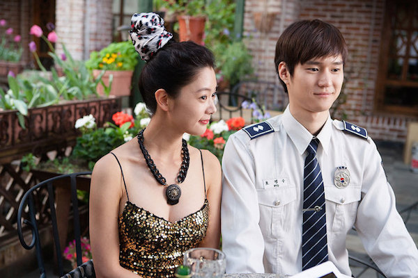 Go Kyung Pyo và loạt vai khách mời thú vị nhất: Có phim được vây quanh bởi toàn mỹ nhân - Ảnh 2.