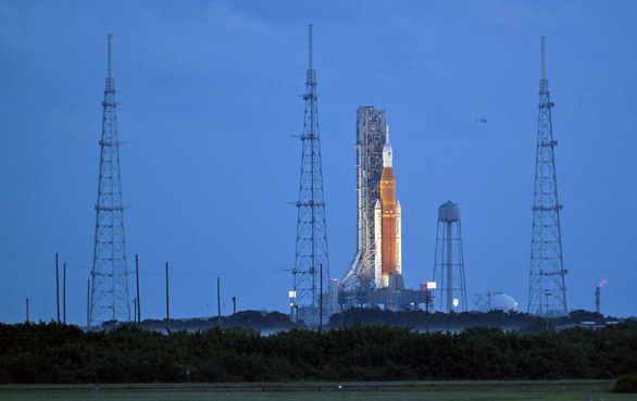NASA lần thứ 2 hoãn phóng tên lửa lên thăm chị Hằng - Ảnh 1.