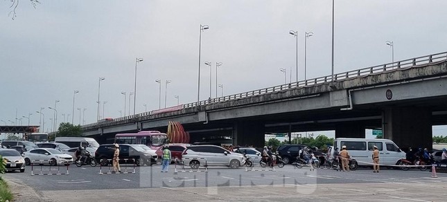 Hiện trường vụ 5 xe đâm liên hoàn trên cao tốc Ninh Bình – Cầu Giẽ - Ảnh 6.
