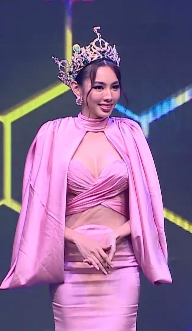 Stylist của Thùy Tiên hé lộ sự thật khó đỡ phía sau set đồ màu hồng bất ổn ở Miss Grand India - Ảnh 2.