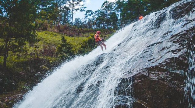 10 trải nghiệm khám phá tuyệt nhất ở Việt Nam - Ảnh 3.