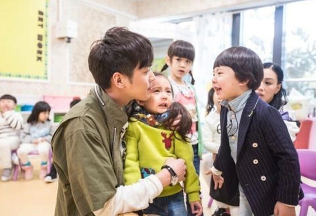 Học sinh làm đứt sợi dây chuyền của giáo viên, cách xử lý của người mẹ được khen EQ cao - Ảnh 1. Học sinh làm đứt sợi dây chuyền của giáo viên, cách xử lý của người mẹ được khen EQ cao - Ảnh 1.