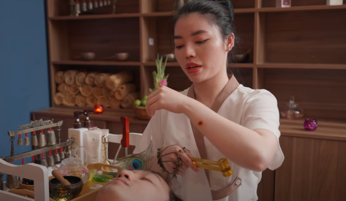 Gội đầu dưỡng sinh trong dân công sở: Nhiều người tìm đến để... ngủ trưa - Ảnh 2.