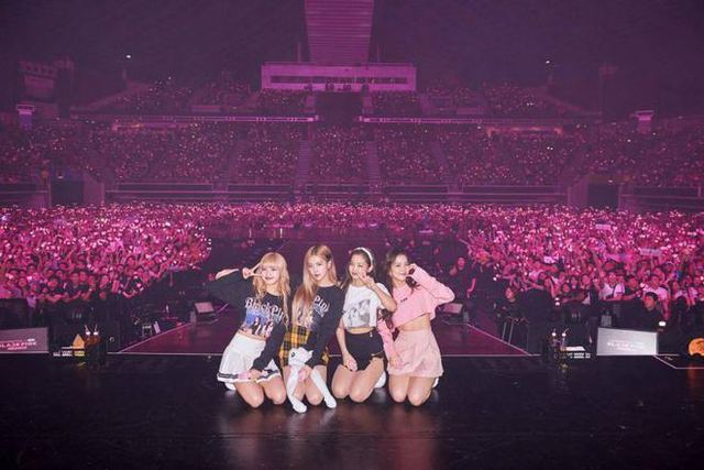 Quy mô khán giả tại các sân vận động BLACKPINK đi tour khiến fan thất vọng, YG đã đánh giá quá thấp danh tiếng của nhóm? - Ảnh 2.