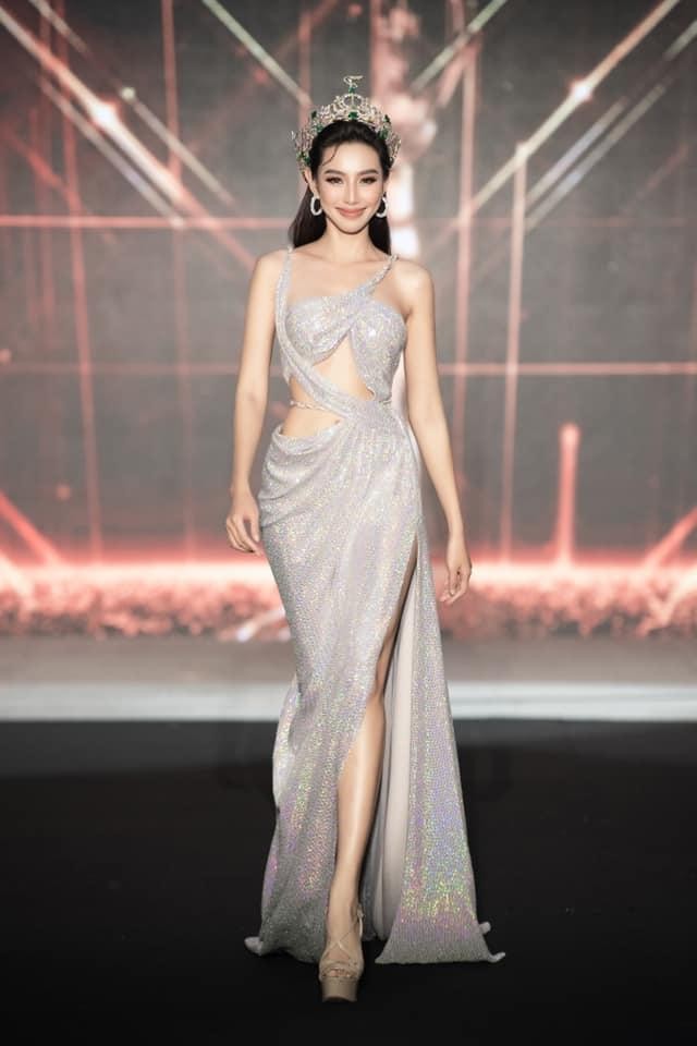 Hoa hậu Thùy Tiên được khen tinh tế khi gặp lại đối thủ từng lọt Top 5 Hoa hậu Việt Nam 2018 - Ảnh 3.