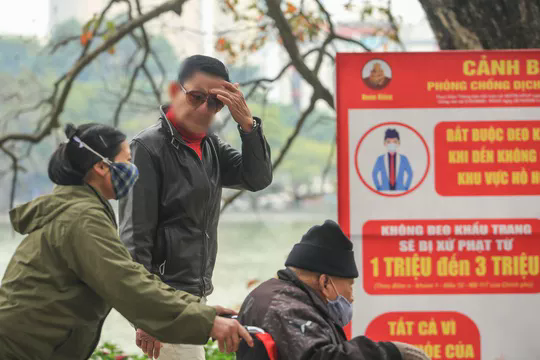 Phạt đến 3 triệu đồng nếu không đeo khẩ…