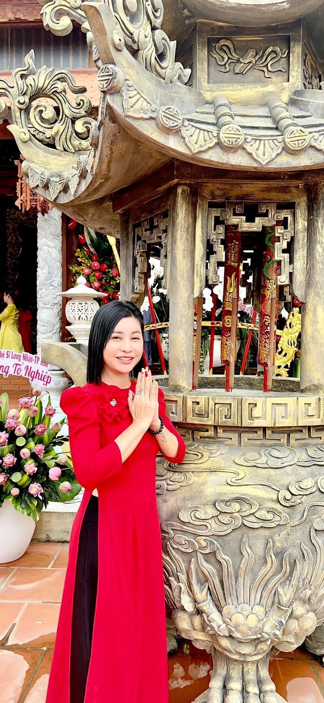 Trấn Thành, vợ chồng Trường Giang cùng dàn sao tề tựu tại đền thờ Tổ của nghệ sĩ Hoài Linh - Ảnh 14.
