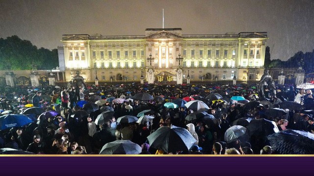 Người d&acirc;n Anh v&agrave; cộng đồng quốc tế tiếc thương Nữ ho&agrave;ng Elizabeth II - Ảnh 1.