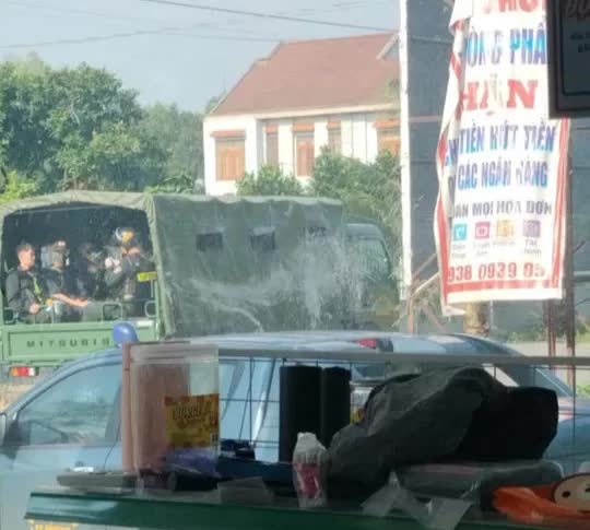 N&Oacute;NG: Bắt 1 đối tượng t&igrave;nh nghi trong vụ cướp  ng&acirc;n h&agrave;ng ở Đồng Nai - Ảnh 1.