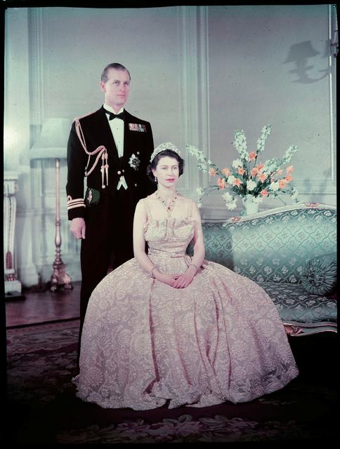 Nữ hoàng Elizabeth II và 70 năm trị vì nước Anh - Ảnh 9.