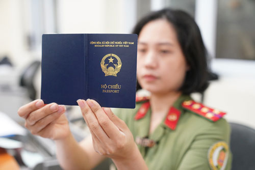 Bổ sung thông tin nơi sinh trên hộ chiếu từ ngày 1/1/2023 - Ảnh 1.