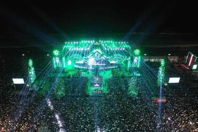 DJ Bassjackers cùng Diva Hồng Nhung mở kết nối bất ngờ trong đại tiệc âm nhạc lớn nhất năm tại Nha Trang - Ảnh 7.