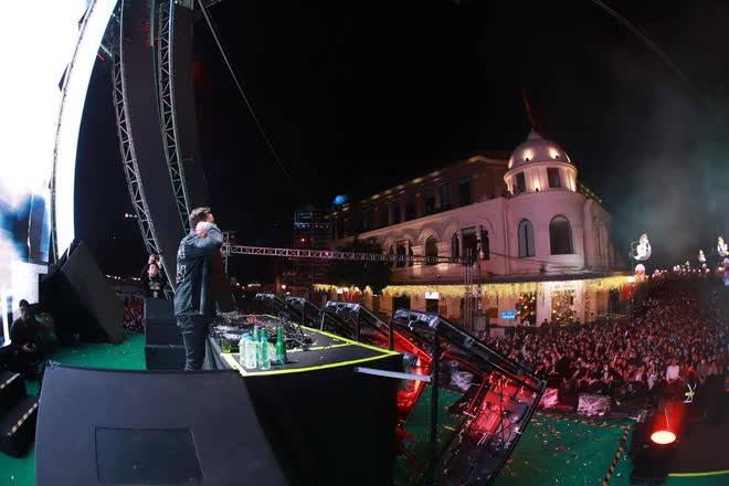 Một đêm bùng nổ tại đại tiệc Heineken Countdown Party 2023: Bộ 3 DJ bung loạt beat đỉnh cao, dàn sao Việt mở đầu năm mới ấn tượng - Ảnh 4.