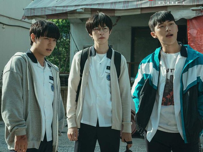 10 phim Hàn hay nhất 2022 do netizen xứ Trung bình chọn: Song Joong Ki bị đè bẹp, hạng 1 không ai dám cãi - Ảnh 4.
